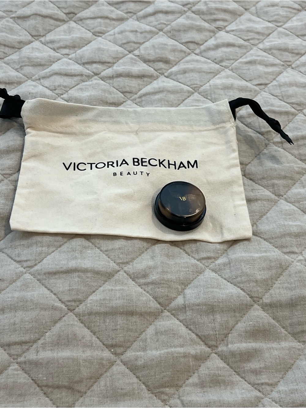 Victoria Beckham Eyeshadow in Mink